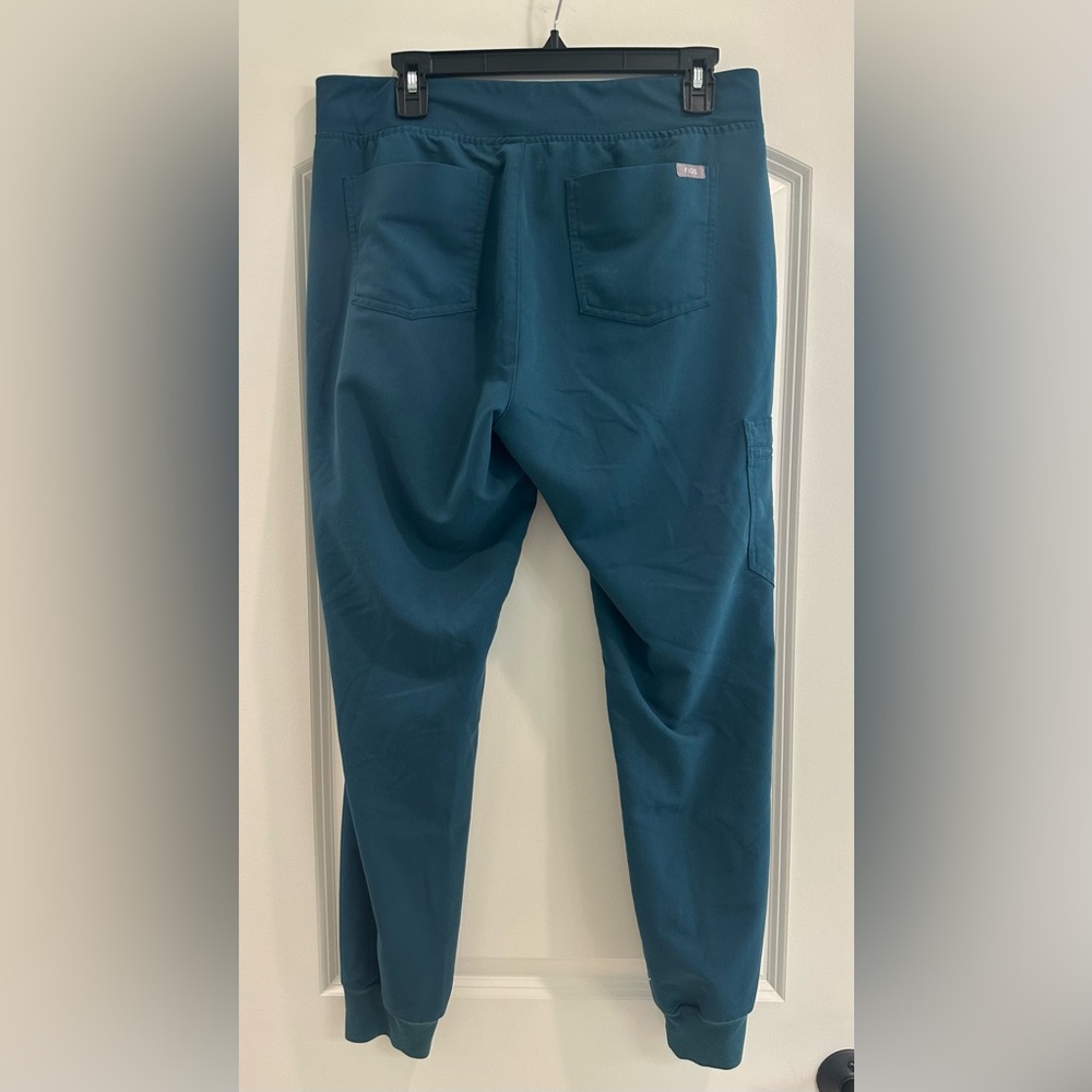FIGS Women's Caribbean Blue Medium Zamora Jogger Small Catarina Top - Picture 6 of 12